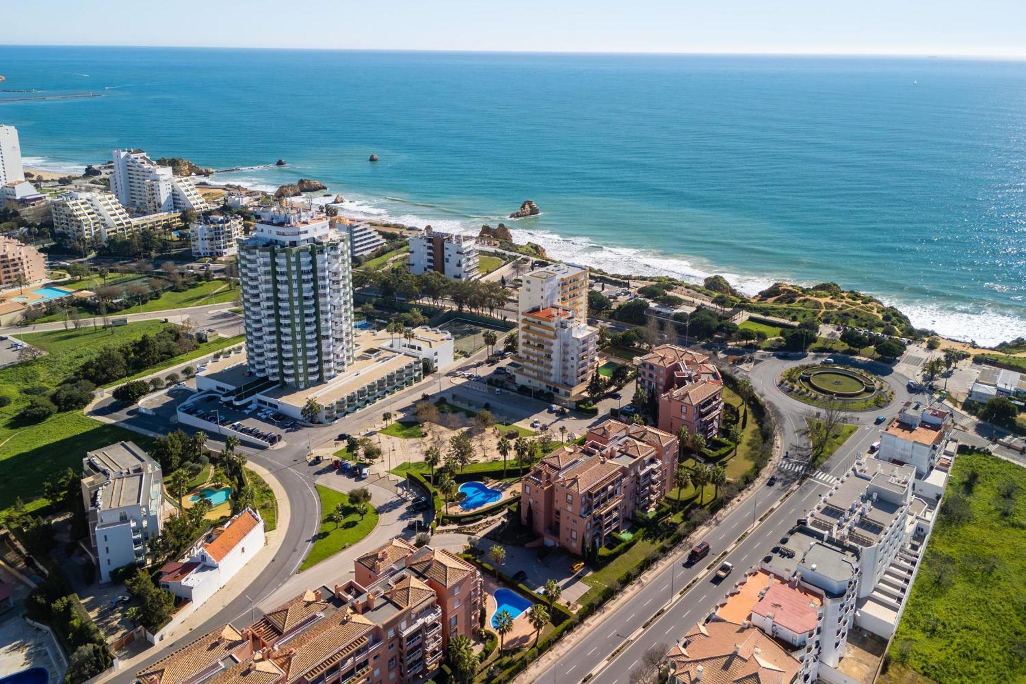 Serene Ocean 1 Bdr Apartment With Patio By Lovelystay Portimão Exteriér fotografie